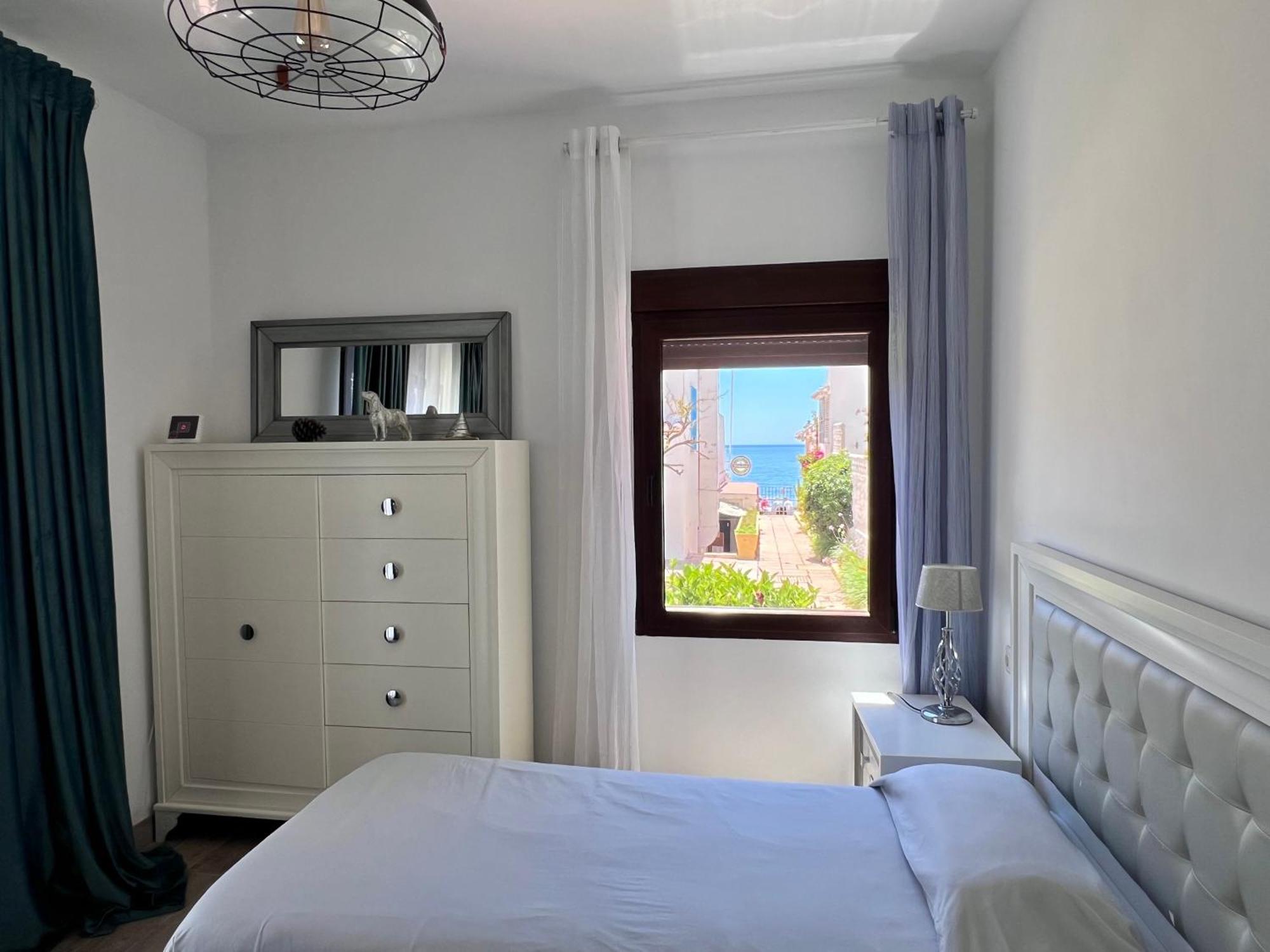 Pirata Bungalow Sea Front Estepona Exterior foto