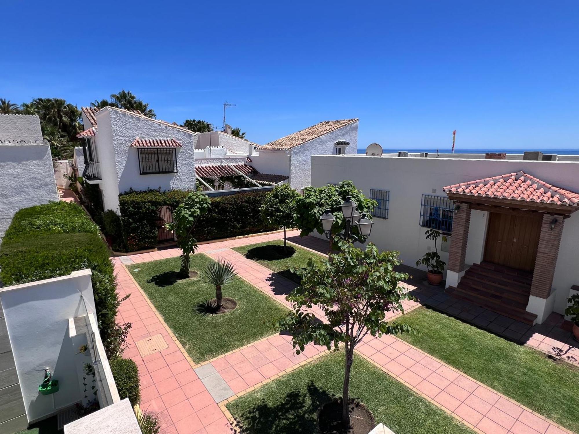 Pirata Bungalow Sea Front Estepona Exterior foto