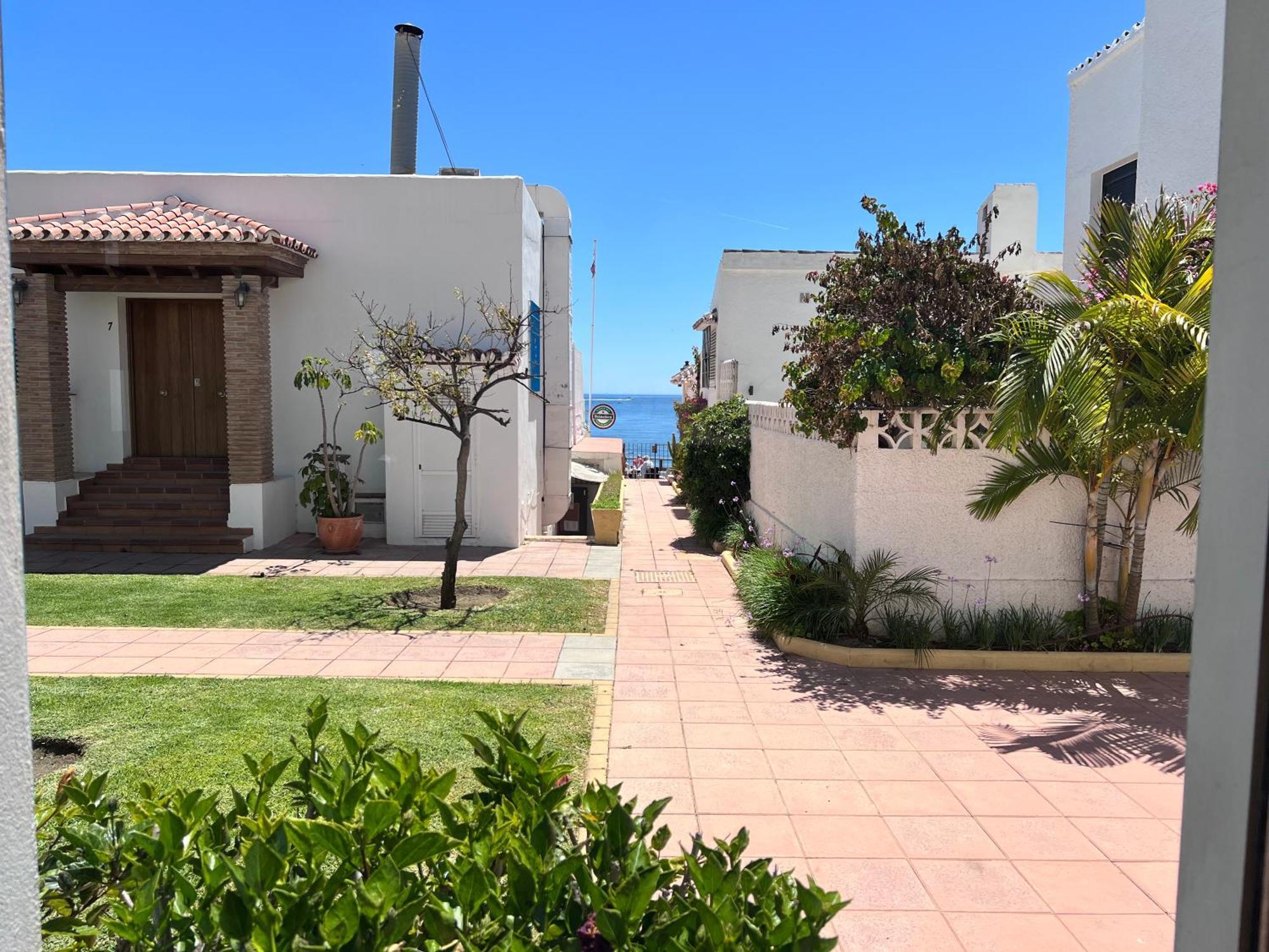 Pirata Bungalow Sea Front Estepona Exterior foto